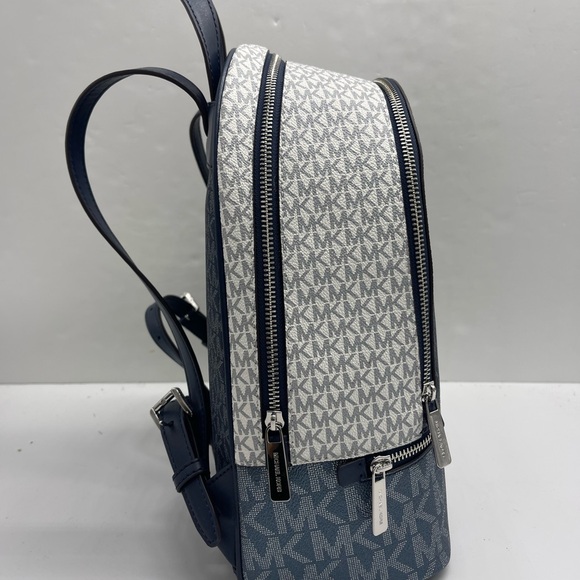 MICHAEL KORS Rhea Md Zip Color-Block Signature Logo Backpack
ADMIRL MULTI
NWT - Picture 7 of 16